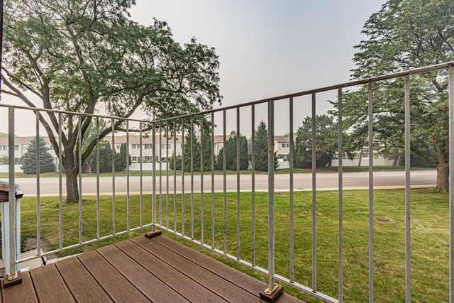 608 Inverrary Lane 608, Deerfield, IL 60015