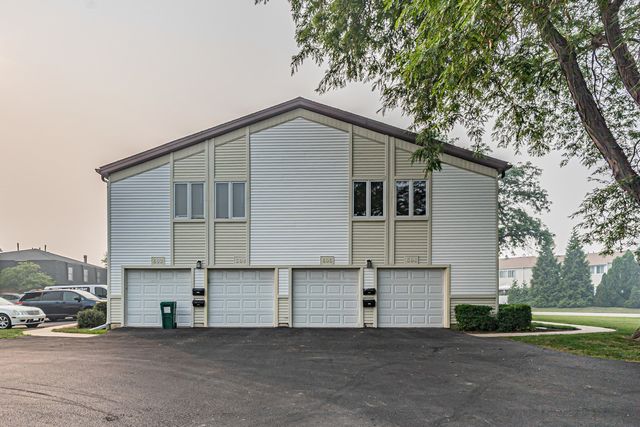 608 Inverrary Lane 608, Deerfield, IL 60015