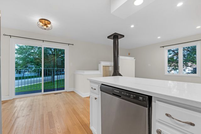 608 Inverrary Lane 608, Deerfield, IL 60015