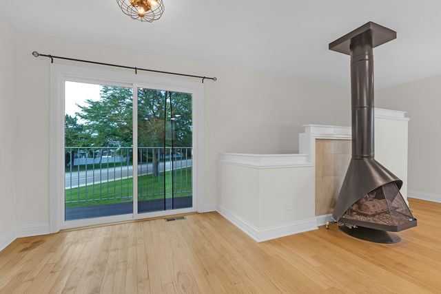 608 Inverrary Lane 608, Deerfield, IL 60015