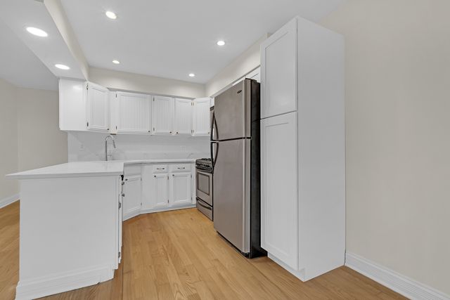 608 Inverrary Lane 608, Deerfield, IL 60015