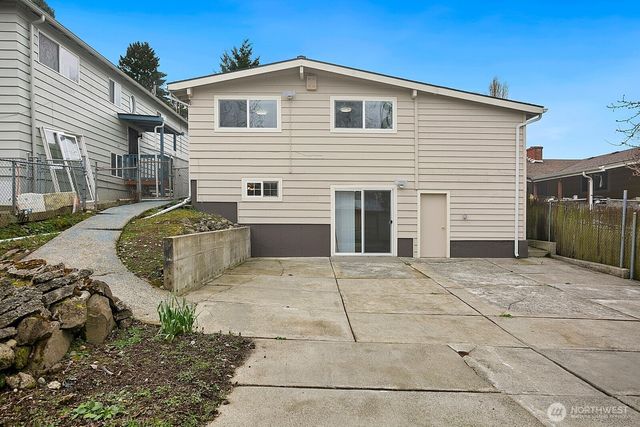 7226 33rd Avenue S, Seattle, WA 98118