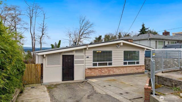 7226 33rd Avenue S, Seattle, WA 98118