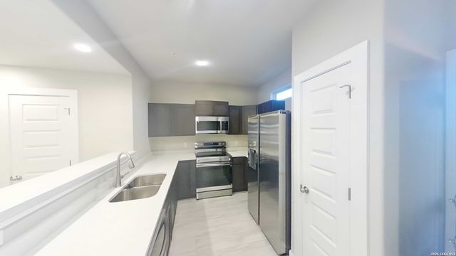 8311 Via Pisa Unit 102, San Antonio, TX 78227