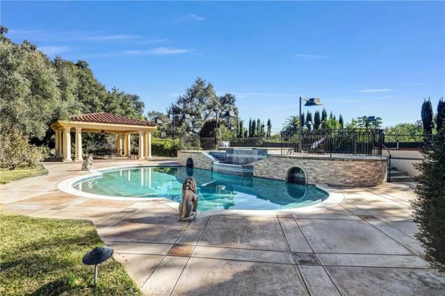 900 Fallen Leaf, Arcadia, CA 91006