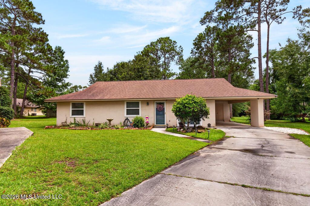 3 Cypress Knee Drive, Diamondhead, MS 39525
