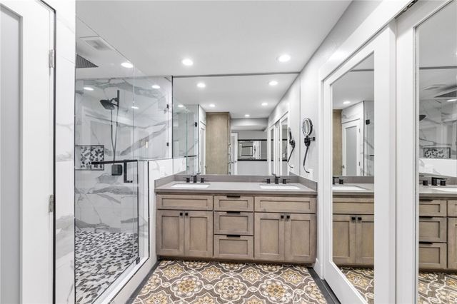 6 Kingston Court E, Coronado, CA 92118