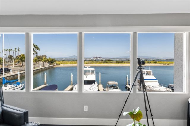 6 Kingston Court E, Coronado, CA 92118