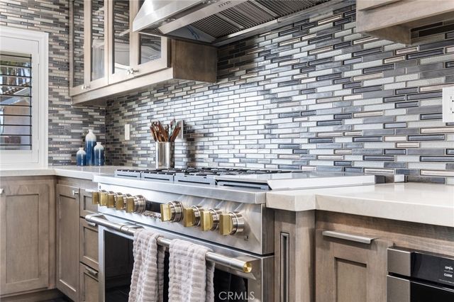 6 Kingston Court E, Coronado, CA 92118