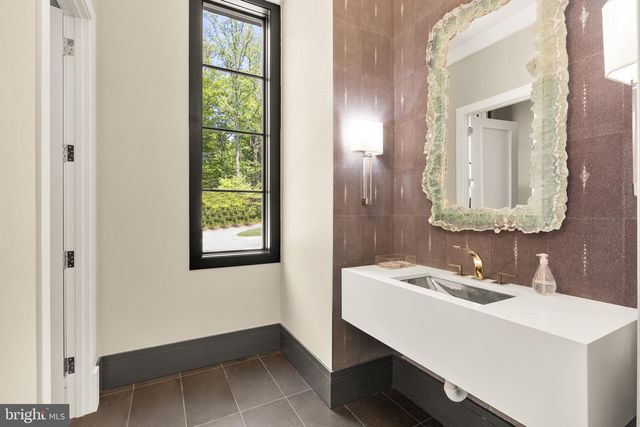 3 BAY TREE LN, Bethesda, MD 20816