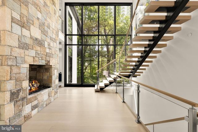 3 BAY TREE LN, Bethesda, MD 20816