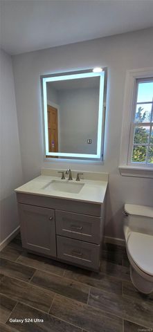 37 E 14th Street B, South Huntington, NY 11746