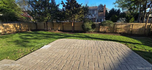 37 E 14th Street B, South Huntington, NY 11746