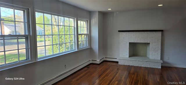 37 E 14th Street B, South Huntington, NY 11746