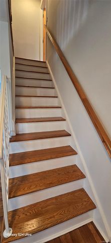 37 E 14th Street B, South Huntington, NY 11746