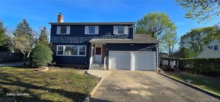 37 E 14th Street B, South Huntington, NY 11746