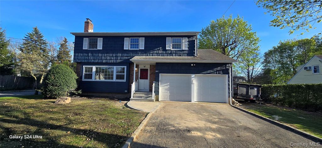 37 E 14th Street B, South Huntington, NY 11746