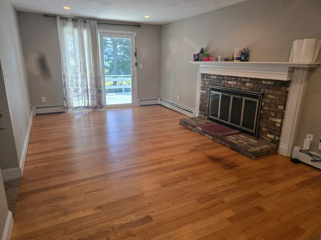23 Kings Row Ln, Framingham, MA 01701