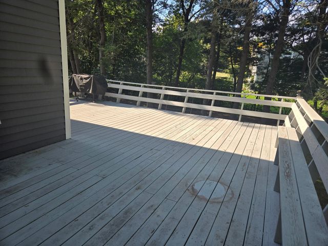 23 Kings Row Ln, Framingham, MA 01701