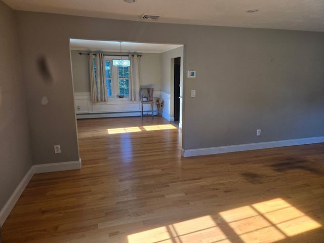 23 Kings Row Ln, Framingham, MA 01701