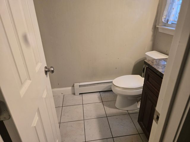 23 Kings Row Ln, Framingham, MA 01701
