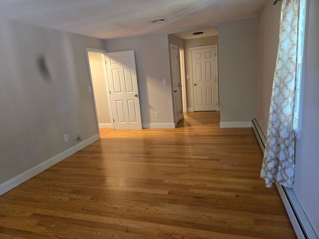 23 Kings Row Ln, Framingham, MA 01701