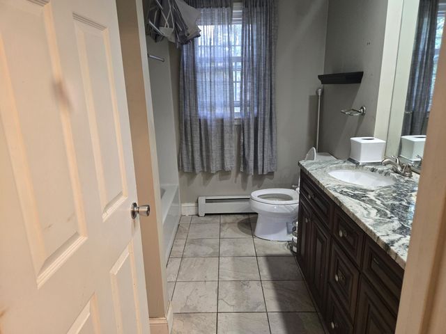 23 Kings Row Ln, Framingham, MA 01701