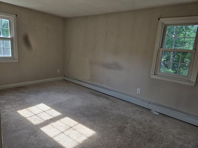 23 Kings Row Ln, Framingham, MA 01701