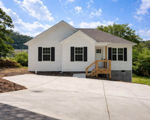 825 Gillespie Road, Chattanooga, TN 37411