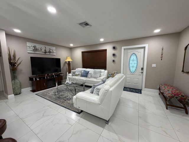 4307 CYPRESS Lane, Palm Springs, FL 33406