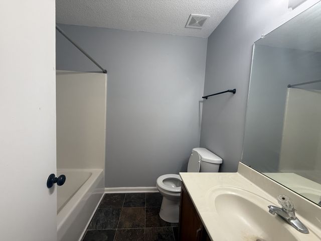 330 Audrea Ln Apt 1, Clarksville, TN 37042