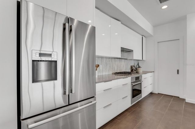 905 BAY POINT DRIVE, Madeira Beach, FL 33708