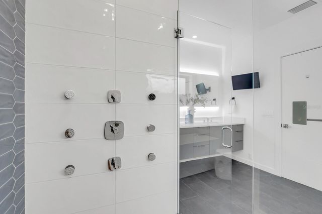 905 BAY POINT DRIVE, Madeira Beach, FL 33708