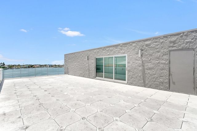 905 BAY POINT DRIVE, Madeira Beach, FL 33708