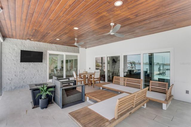 905 BAY POINT DRIVE, Madeira Beach, FL 33708