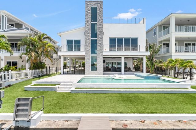 905 BAY POINT DRIVE, Madeira Beach, FL 33708