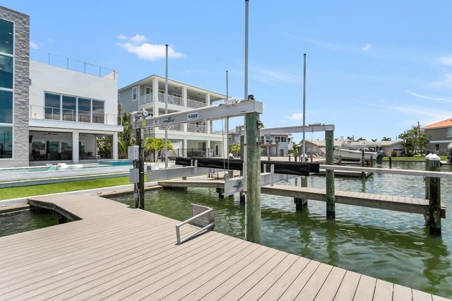 905 BAY POINT DRIVE, Madeira Beach, FL 33708