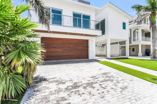 905 BAY POINT DRIVE, Madeira Beach, FL 33708