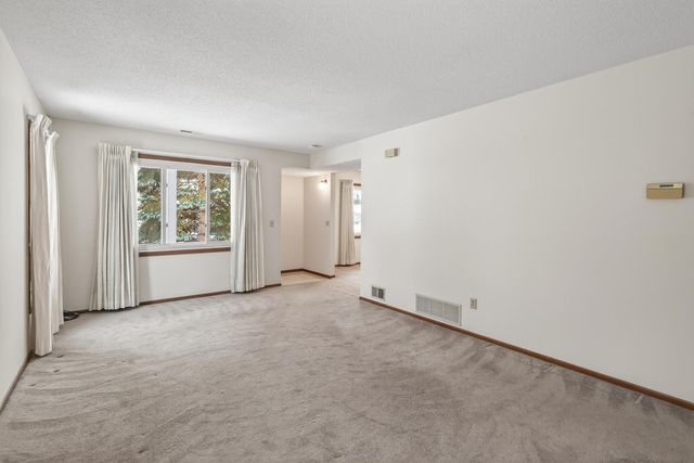 9452 Ranchview Lane N, Maple Grove, MN 55369