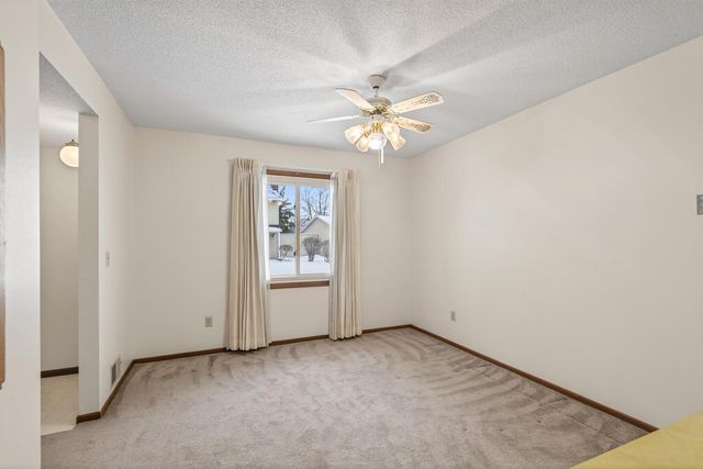 9452 Ranchview Lane N, Maple Grove, MN 55369