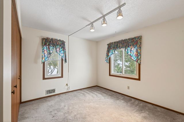 9452 Ranchview Lane N, Maple Grove, MN 55369