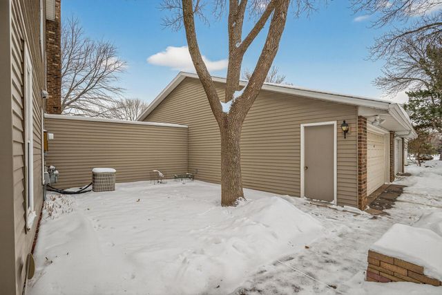 9452 Ranchview Lane N, Maple Grove, MN 55369