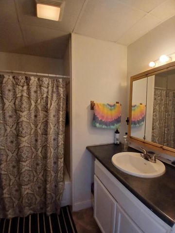 413.5 N Robert Street, Ludington, MI 49431