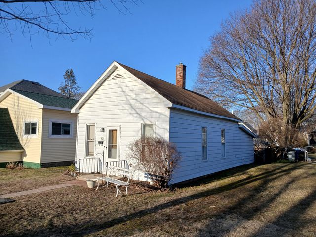 413.5 N Robert Street, Ludington, MI 49431