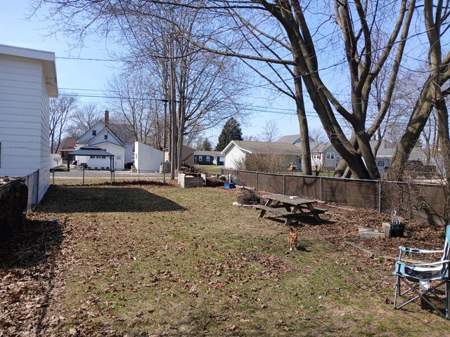 413.5 N Robert Street, Ludington, MI 49431