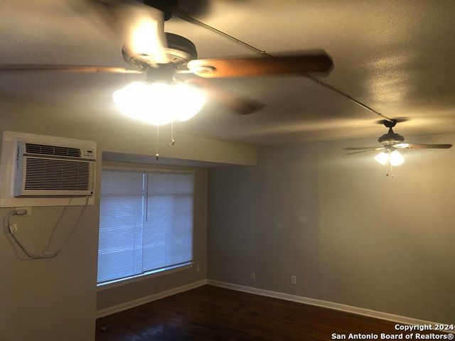 215 EDNA AVE, San Antonio, TX 78220