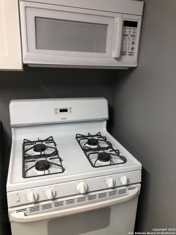 215 EDNA AVE, San Antonio, TX 78220