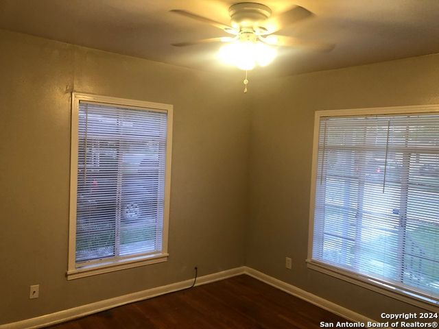 215 EDNA AVE, San Antonio, TX 78220