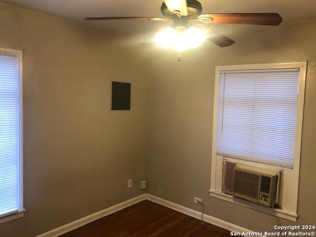 215 EDNA AVE, San Antonio, TX 78220