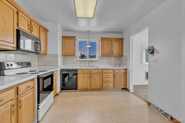 16041 W 74th Avenue, Arvada, CO 80007